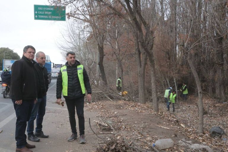 Avenida Mosconi: la Municipalidad monta un gran operativo para limpiar una ruta nacional