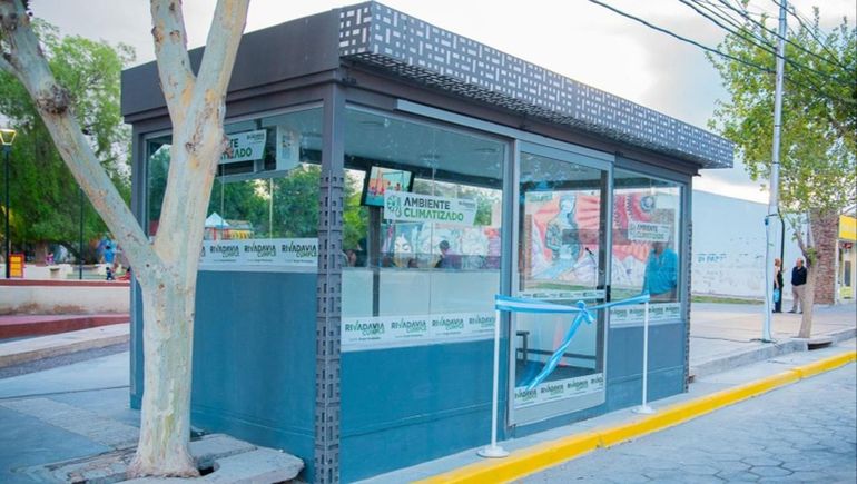 El sistema de aire acondicionado mantiene una temperatura estable dentro del refugio