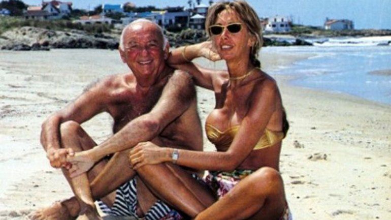 &nbsp; Famosos al descubierto: Neustadt y su célebre testículo al aire; Mirtha Legrand junto a Tinayre; Susana en topless y Alejandra Pradón en Playa Grande