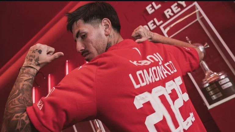 Kevin Lomónaco con la camiseta de Independiente