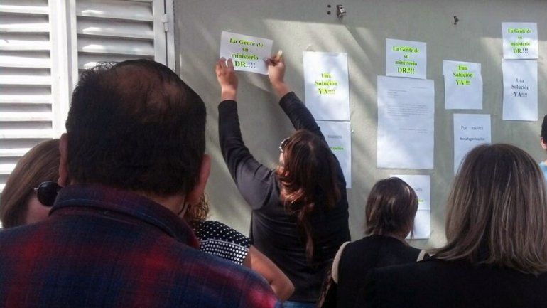 Empleados de Casa de Gobierno reclaman recategorizaciones.