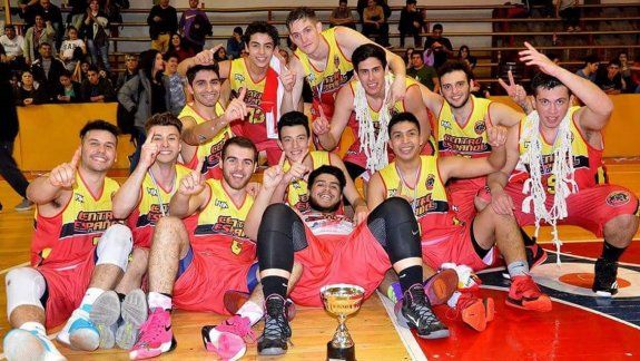 Unas 400 personas se acercaron a ver la final de U23 que ganó Español.