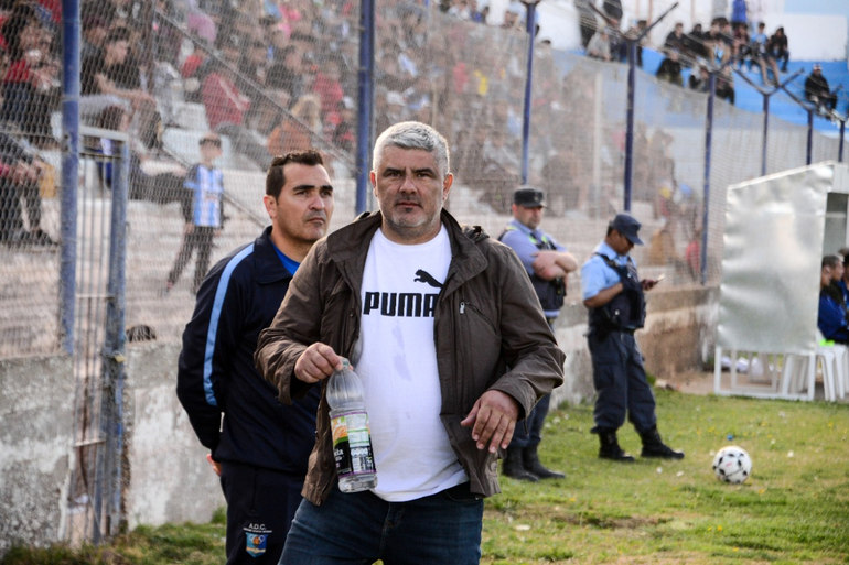 Querido en Huracán y Cipo, sobrevivió a dos infartos y sueña con ascender a Cente