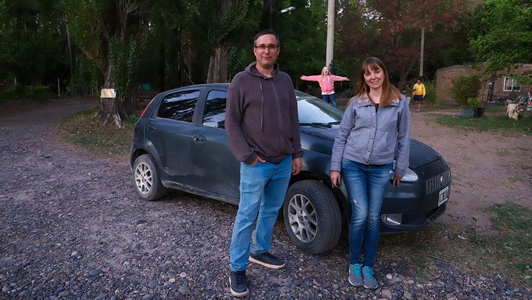 El Fiat Punto modelo 2010, el auto de aventuras, con el que la pareja recorrió diferentes puntos del país hasta que decidieron arribar a Neuquén.
