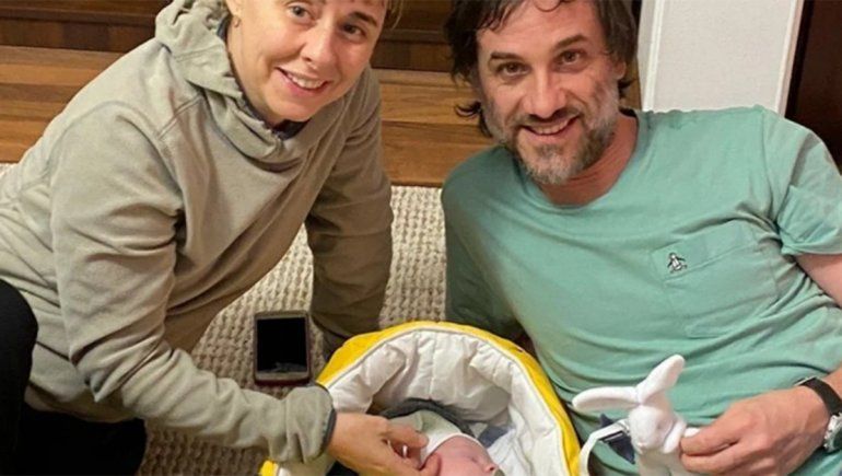 Viajaron a Kiev para ser padres y no saben cómo volverán con el bebé