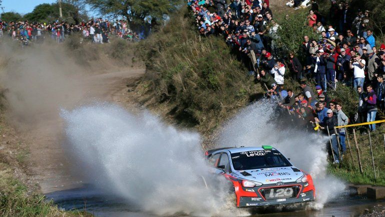 Hayden Paddon tomó el mando del Rally de la Argentina.
