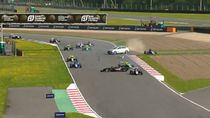 un auto de seguridad se cruzo en la pista y provoco un choque impactante en la formula 4 de rusia un auto de seguridad se cruzo en la pista y provoco un choque impactante en la formula 4 de rusia
