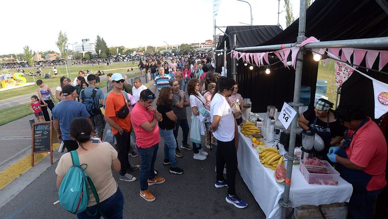 La feria Neuquén Emprende se desarrollará este domingo hasta las 23. La feria Neuquén Emprende se desarrollará este domingo hasta las 23.