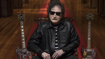 Charly García vuelve con la magia de música Charly García vuelve con la magia de música