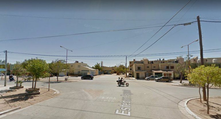 Fue a comprar una birra y lo balearon desde un auto