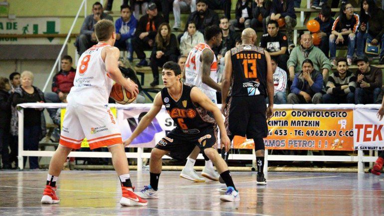 Gago anotó 20 puntos en la presentación como local de Petrolero.