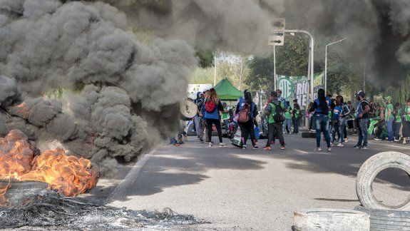 ATE Río Negro liberó los puentes carreteros: ¿mañana siguen?