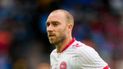 susto total: christian eriksen se volvio a desplomar en pleno partido a cinco anos del paro cardiaco