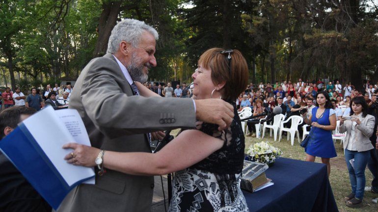 El intendente de Plottier juró ayer en medio de un conflicto municipal.