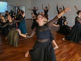 Sureras, la tribu de mujeres de danza contemporánea.