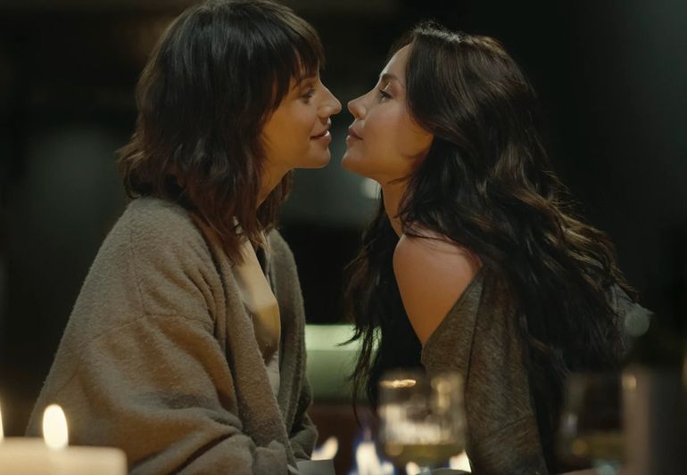 La serie colombiana La huésped es un thriller de corte erótico que puede verse en la pantalla de Netflix. La serie colombiana La huésped es un thriller de corte erótico que puede verse en la pantalla de Netflix.