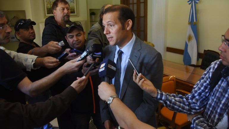 Gutiérrez dio una rueda de prensa en la Gobernación. Planteó un Plan de Desarrollo Energético Federal.