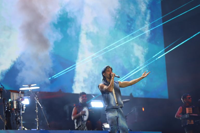 En fotos: Luck Ra y todos los artistas que brillaron y se emocionaron el viernes en la Fiesta de la Confluencia