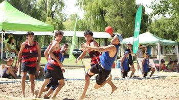 el patagonico de beach handball se juega entre navidad y ano nuevo