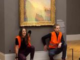 Otro ataque a un museo: ambientalistas tiraron puré sobre una obra de Monet
