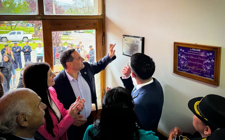 La placa que recuerda a Margarita, víctima de un femicidio atróz. La placa que recuerda a Margarita, víctima de un femicidio atróz.