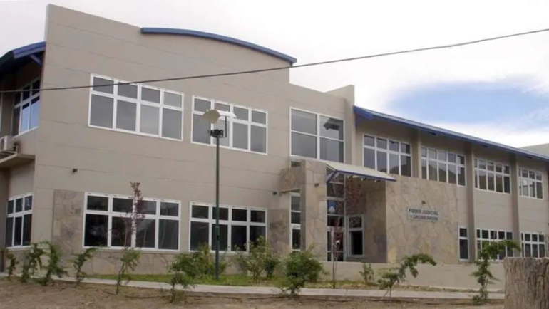 Las penurias de un hombre no reconocido por su padre: el severo fallo judicial