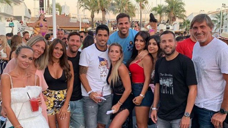 El video viral de la caricia de Messi a Antonella en la cola