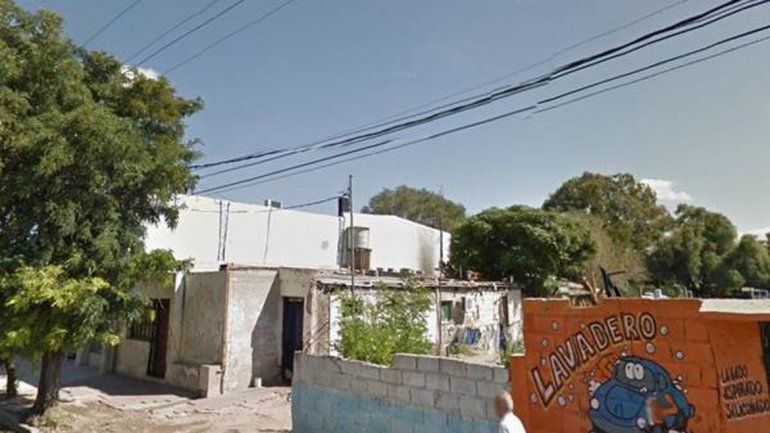 Indignante: tenían a su hijo atado como un perro