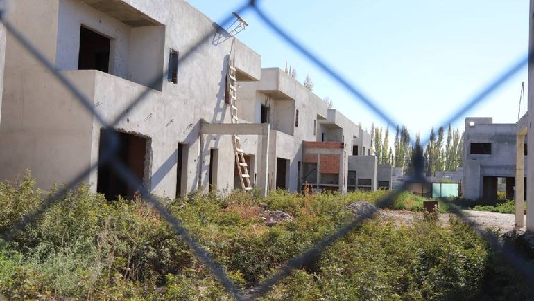 Los departamentos de Vivo Confluencia en la etapa II cerca del río Limay en la calle Boerr y Los Incas. Los departamentos de Vivo Confluencia en la etapa II cerca del río Limay en la calle Boerr y Los Incas.