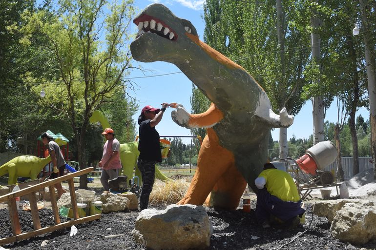 Mariano Moreno tendrá un parque temático de dinosaurios