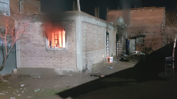 Dos viviendas se incendiaron en Cipolletti este miércoles.