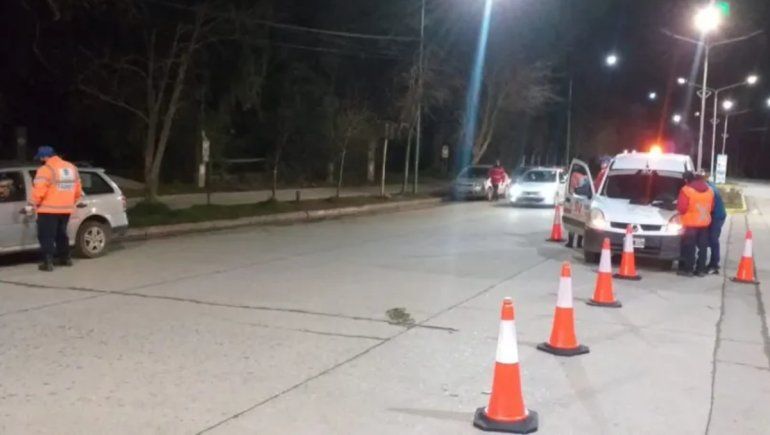 El incidente vial que involucró a la inspectora de tránsito ocurrió en Villa La Angostura