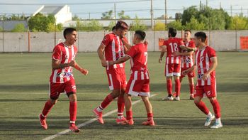 ciro clemente: una historia de futbol, familia y suenos de ascenso ciro clemente: una historia de futbol, familia y suenos de ascenso