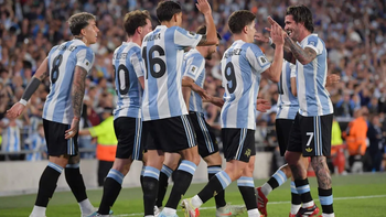 cual es el unico jugador argentino que se encuentra entre los 10 mas caros del mundo