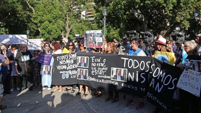 Homenajean a Nisman en la Plaza Alemania, a un año de su muerte