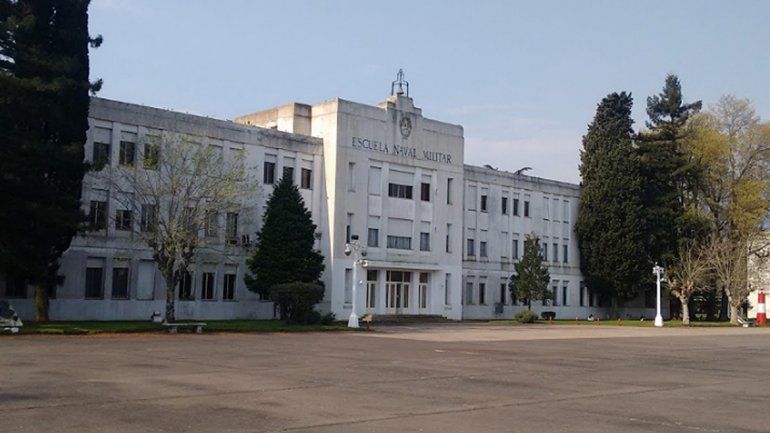 Apareció ahorcado un marino en una Escuela Naval