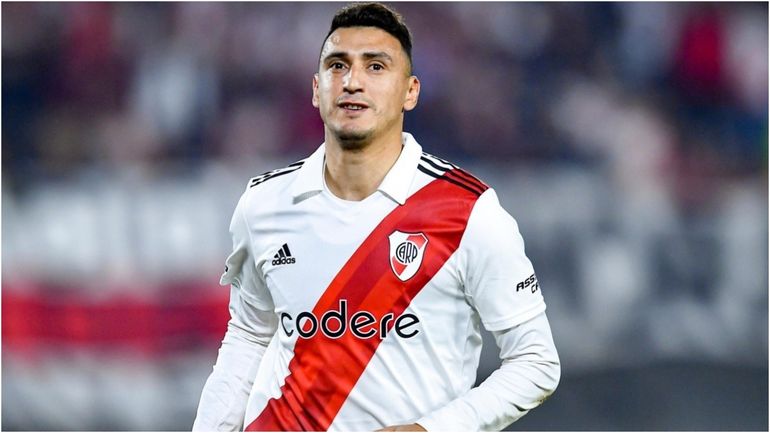 Matías Suárez con la camiseta de River Matías Suárez con la camiseta de River