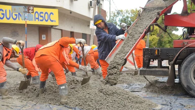 La obra pública está paralizada. La obra pública está paralizada.