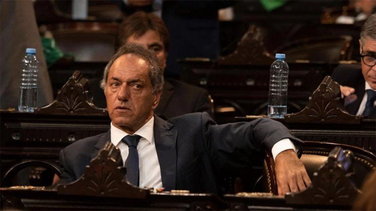 Scioli renunció como diputado tras el escándalo por el quórum