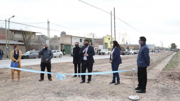 Gaido inauguró asfalto y un pluvial en el barrio El Progreso