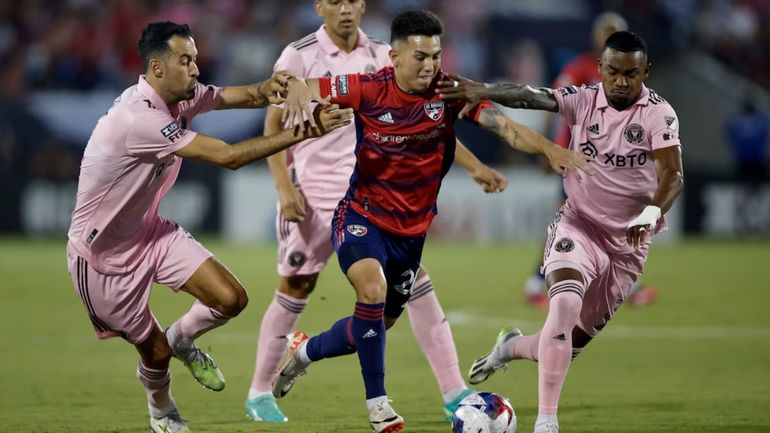 Alan Velasco Alan Velasco