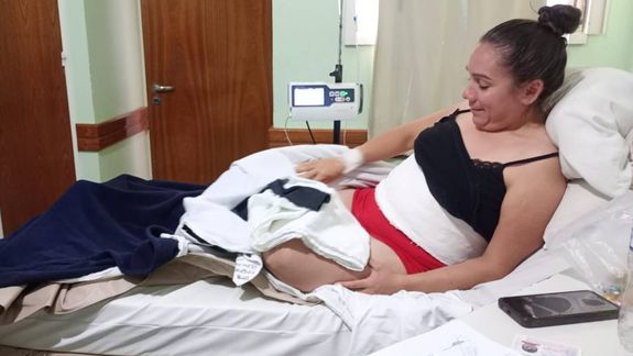 Es empleada doméstica y madre soltera
