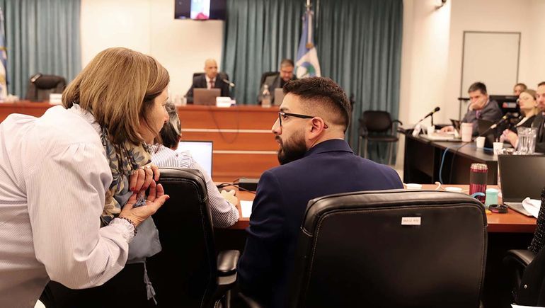 Planes sociales: una docente que cobraba una ayuda, el rol de un centro de estética y los autos alquilados