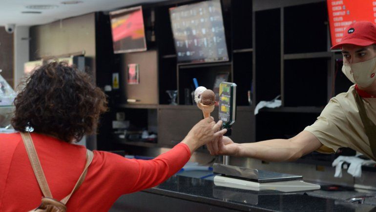 Por el precio del helado, algunos piden cucuruchos más chicos