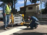 La Muni sale a pintar mil sendas peatonales en las calles troncales