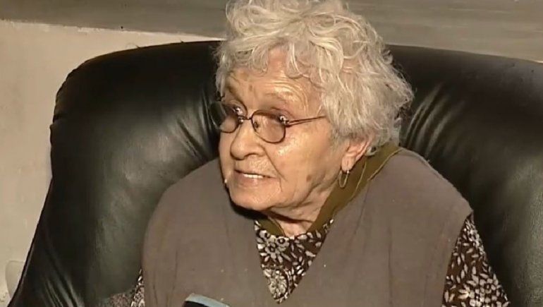 La asaltaron y la amenazaron con el coronavirus