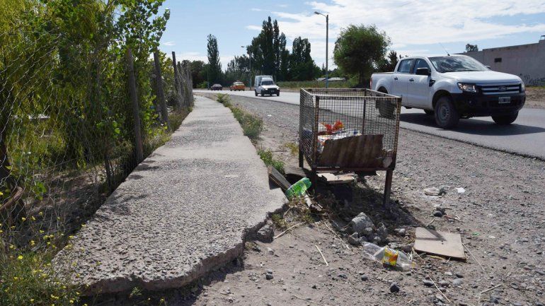 Los vecinos están acostumbrados a vivir pendientes del peligro. La calle