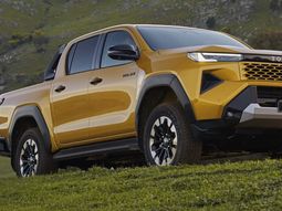 La nueva Toyota Hilux fue presentada al mundo en Tailandia. La nueva Toyota Hilux fue presentada al mundo en Tailandia.