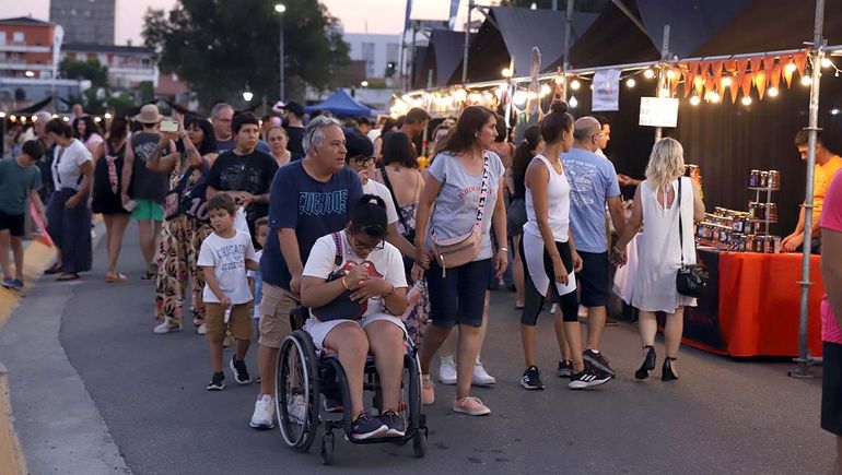 En 15 fotos, así se vive la feria Neuquén Emprende 2025