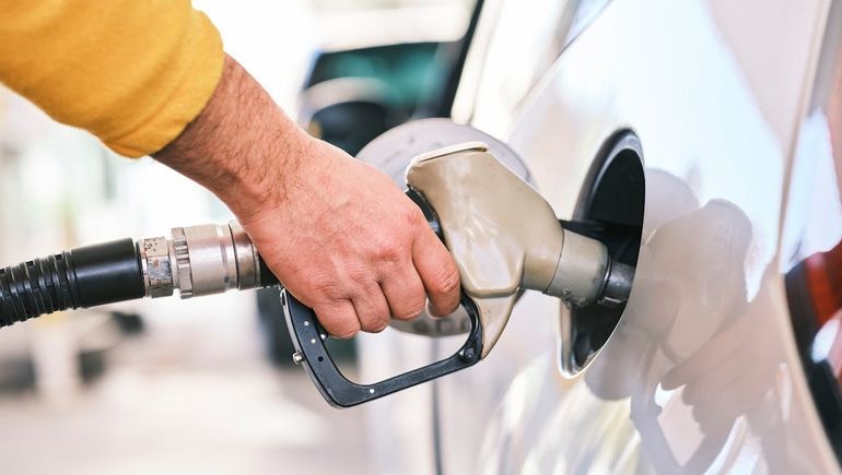 ¿Querés gastar menos nafta en el auto? Estos son los trucos que sí funcionan